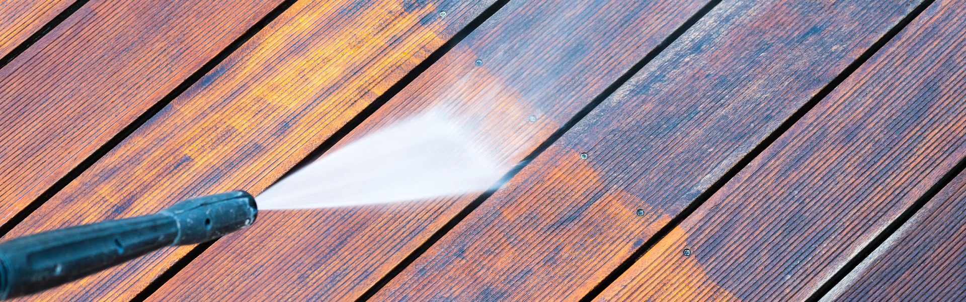 Deck-Cleaning-Auckland